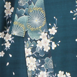 Yukata "Fleurs de pruniers" vert fôret