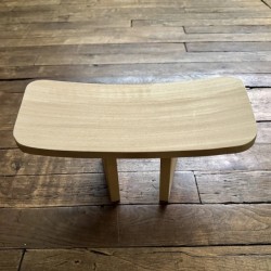 Banc de méditation incurvé en bois de pin massif