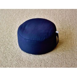 zafu rempli de cosse d'épeautre bio, couleur bleu-nuit