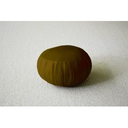 Zafu de voyage brun-olivier, coussin de méditation très léger de 15 cm de hauteur x 25 cm de diamètre.