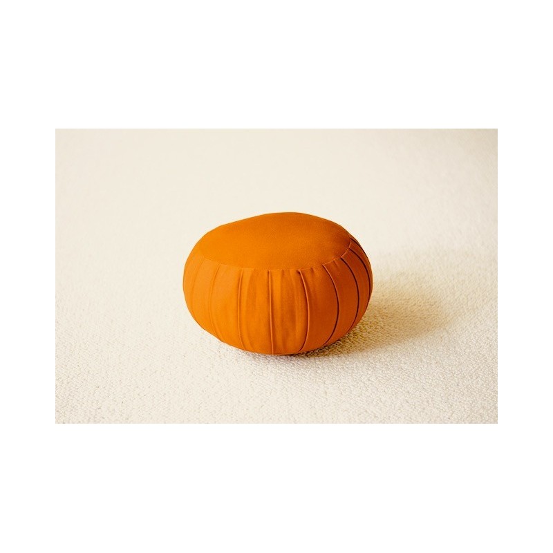 Zafu de voyage rouge, un coussin de méditation léger, en kapok de 15 cm de hauteur et 25 de diamètre