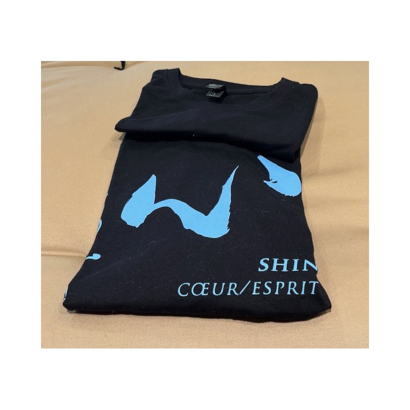 T-shirt  noir "shin, cœur, esprit", calligraphie en bleu