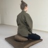 zafu et zafuton couleur brun olive pour la méditation ou pour travailler chez soi