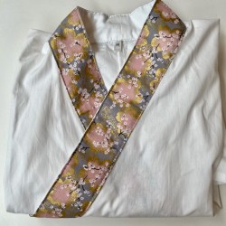Veste blanche en coton avec tissu japonais fleurs